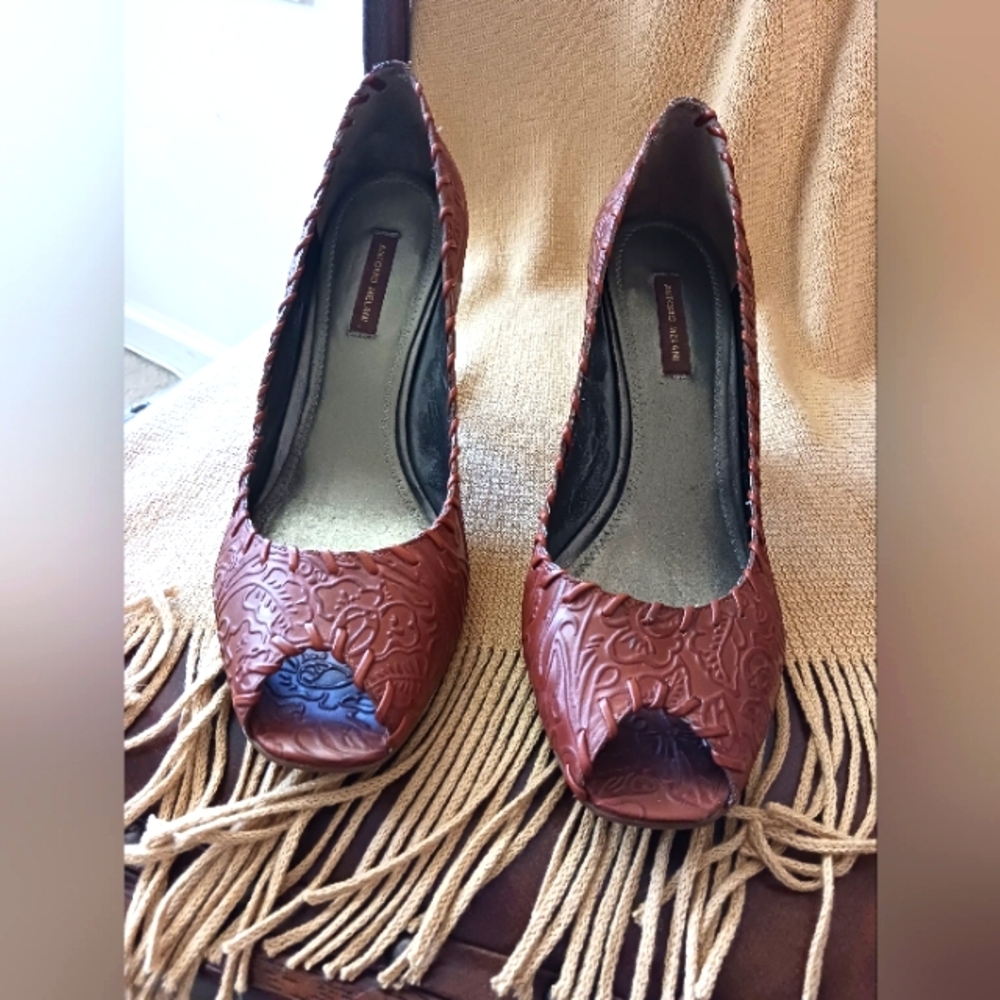 CLASSIC Peep Toe